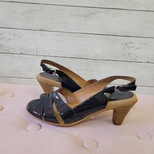 Softspots Neima Navy Patent Faux Leather Slingback Heels Comfort Sandal Sz 9/9.5
